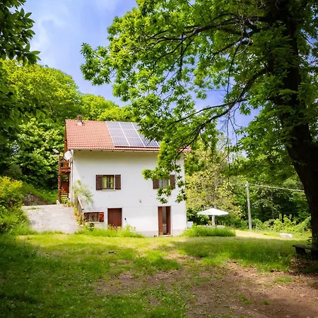 Ferienhaus La Perla Nella Foresta Vara Superiore